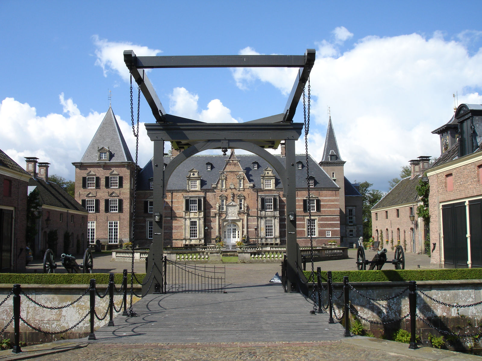 Brug voor een paleis in Twickel
